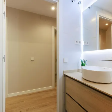 Daire Aparteasy Mid-term Only For Vacations Stays, Eixample Center Barselona